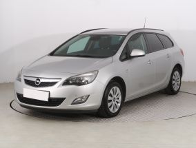 Opel Astra - 2011