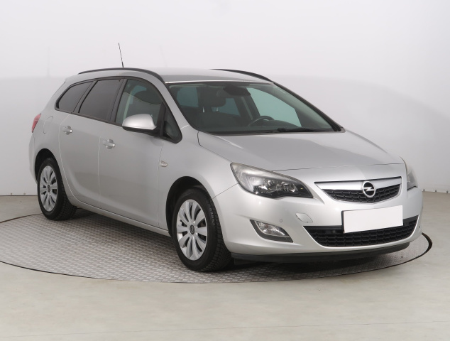 Opel Astra, 2011
