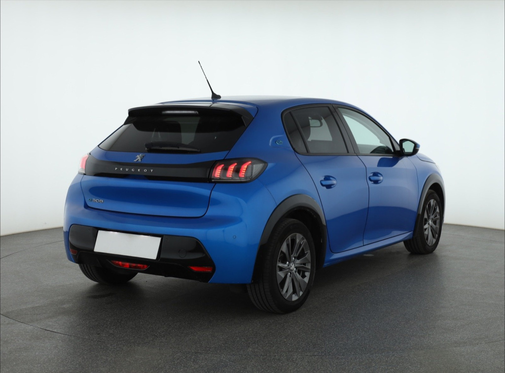 Peugeot e-208