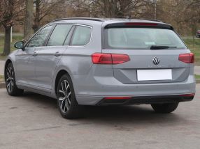 Volkswagen Passat - 2022