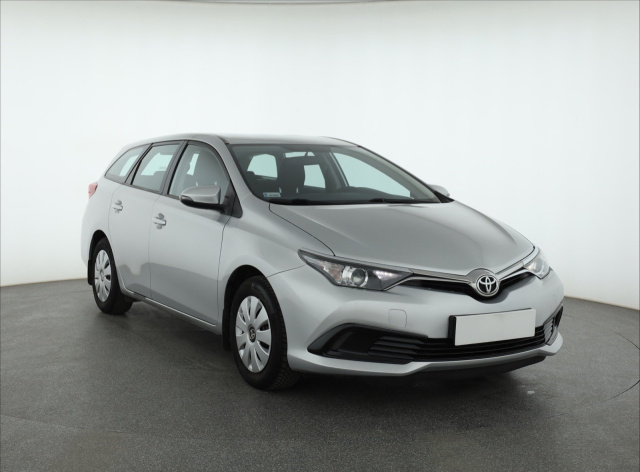 Toyota Auris 2016