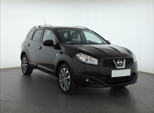 Nissan Qashqai+2 2010