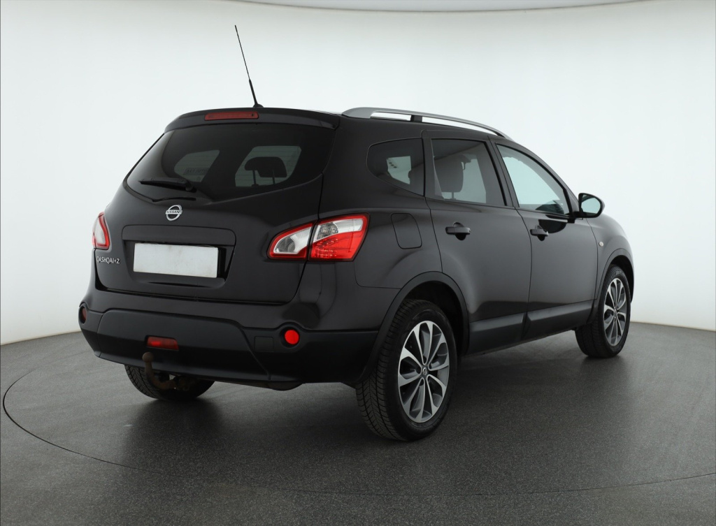 Nissan Qashqai+2