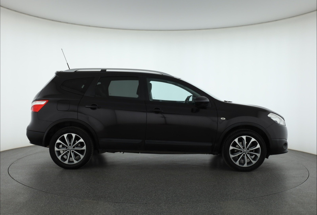 Nissan Qashqai+2