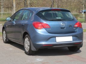 Opel Astra - 2014