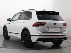 Volkswagen Tiguan - 2021