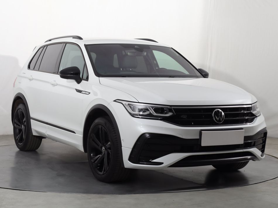 Volkswagen Tiguan - 2021