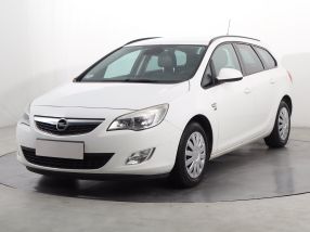 Opel Astra - 2012