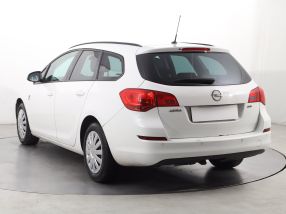 Opel Astra - 2012