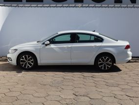 Volkswagen Passat - 2021