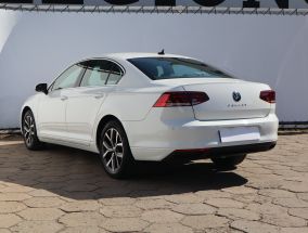 Volkswagen Passat - 2021