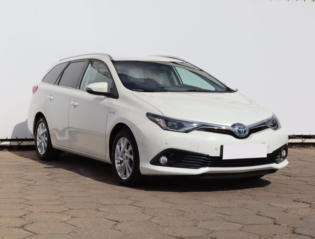 Toyota Auris, 2016