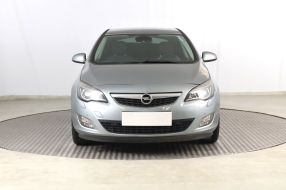 Opel Astra - 2011