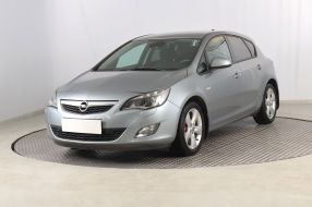 Opel Astra - 2011