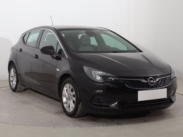 Opel Astra 2021