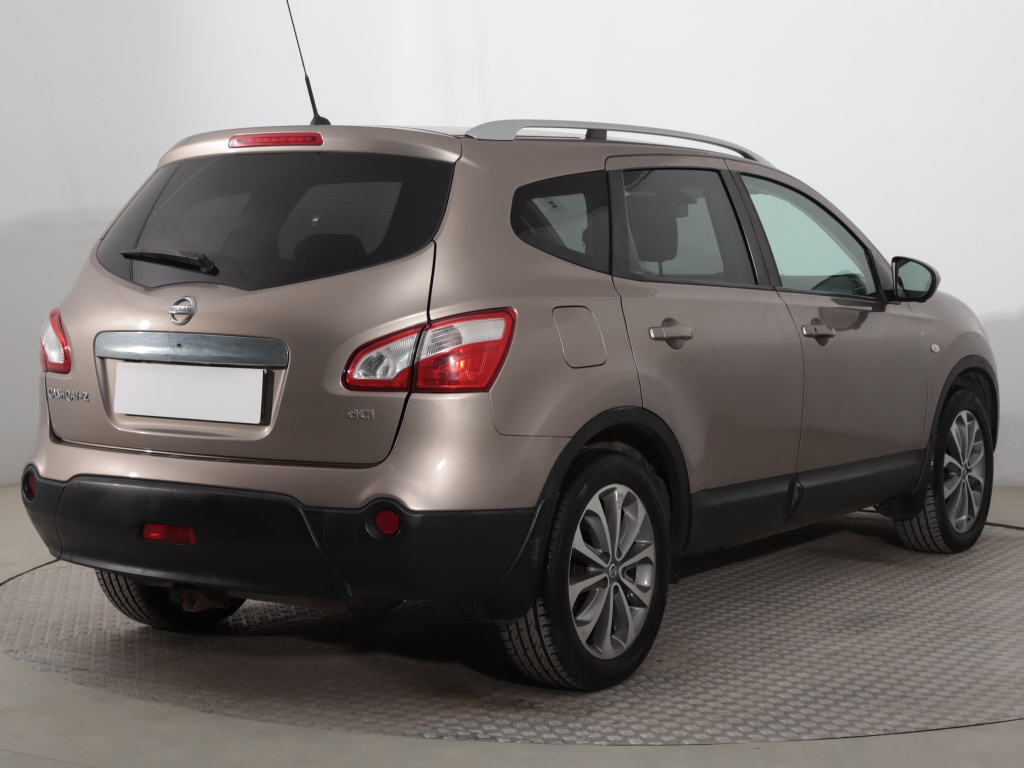 Nissan Qashqai+2