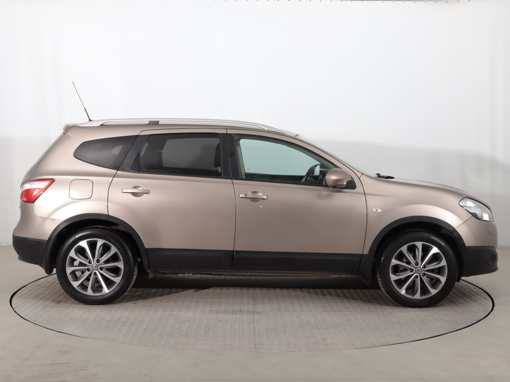 Nissan Qashqai+2