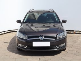 Volkswagen Passat - 2011