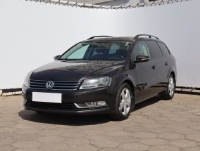 Volkswagen Passat - 2011