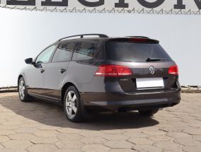 Volkswagen Passat - 2011