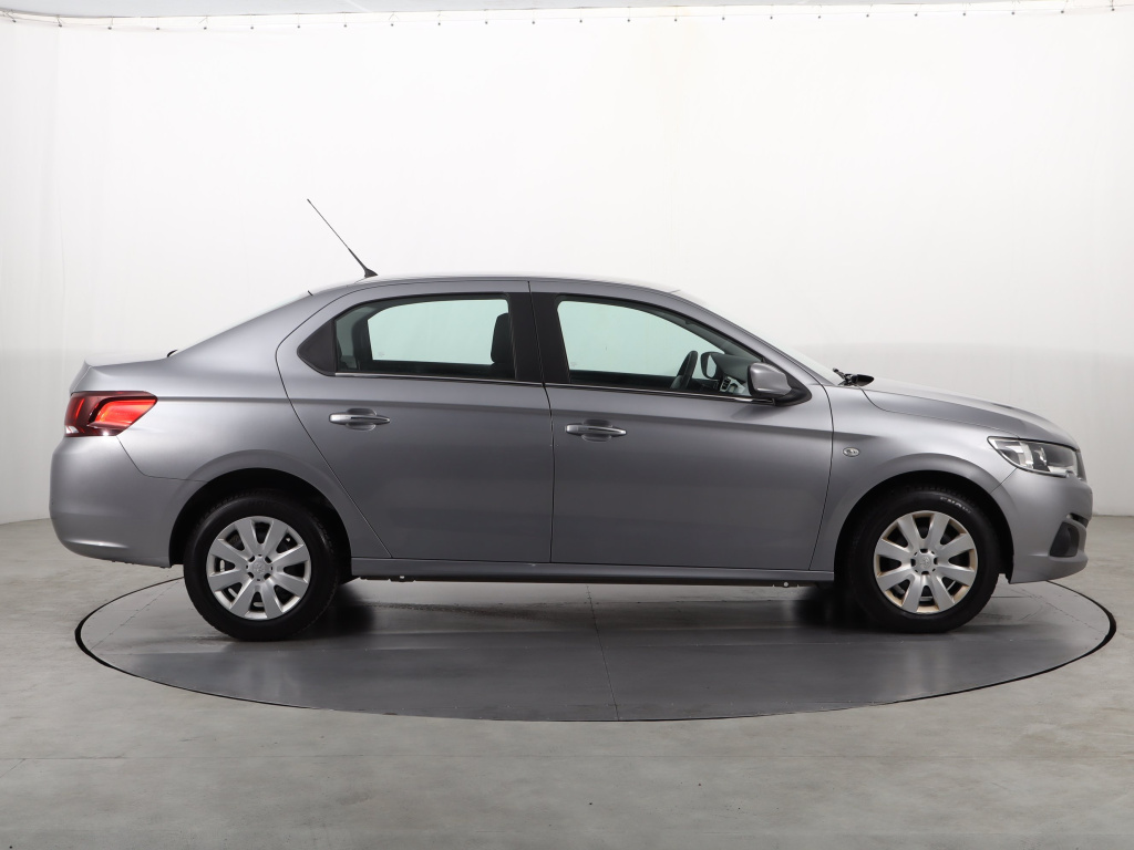 Peugeot 301