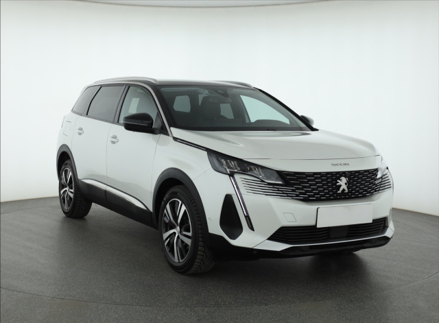 Peugeot 5008 2021
