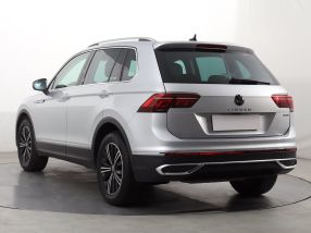 Volkswagen Tiguan - 2021