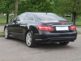 Mercedes-Benz E - 2009