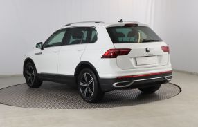 Volkswagen Tiguan - 2021