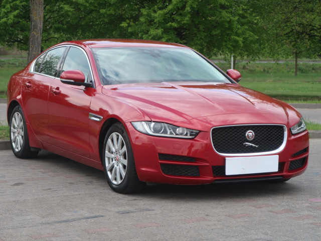 Jaguar XE 2016