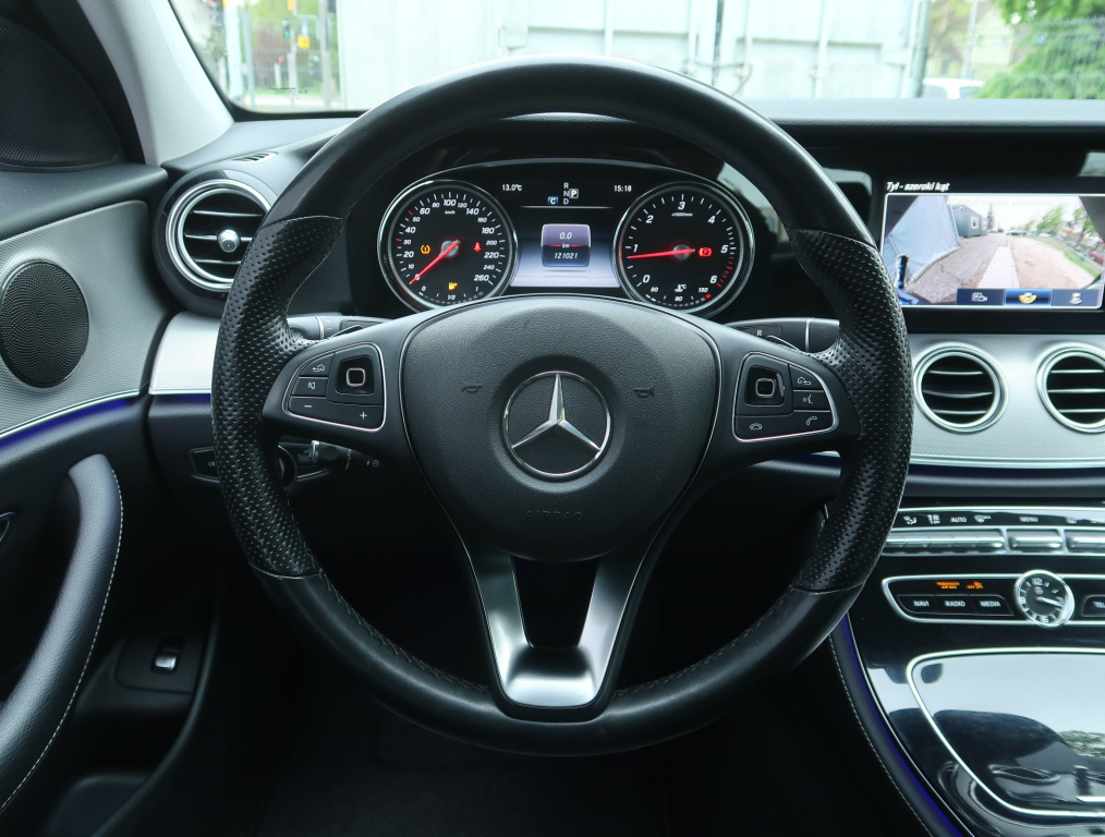 Mercedes-Benz E