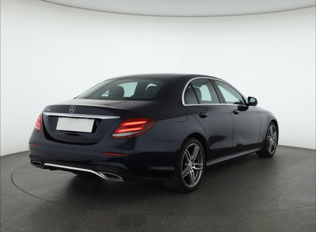 Mercedes-Benz E 220 d