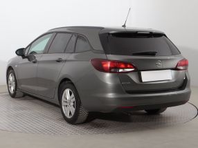 Opel Astra - 2021