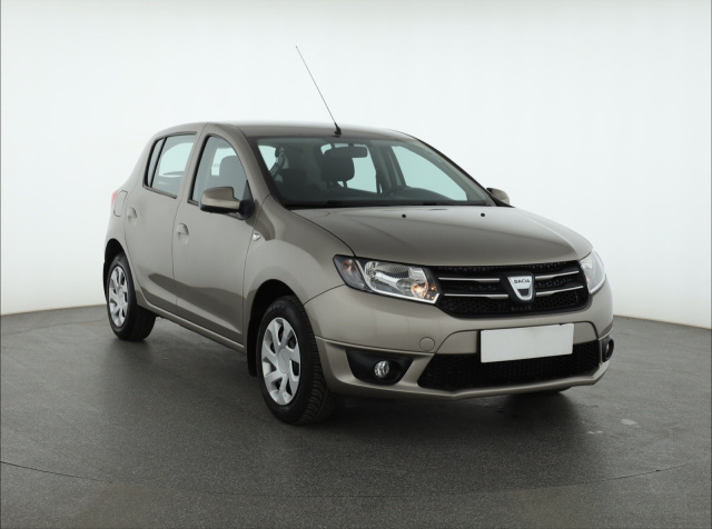 Dacia Sandero 2015