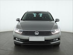 Volkswagen Passat - 2016