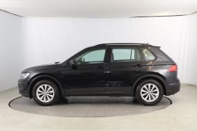Volkswagen Tiguan - 2016