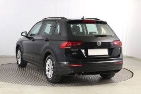 Volkswagen Tiguan - 2016