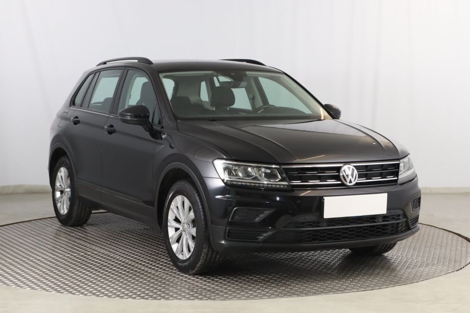 Volkswagen Tiguan - 2016