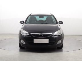 Opel Astra - 2011