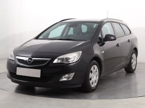 Opel Astra - 2011
