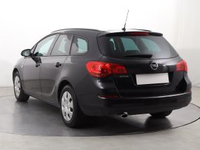 Opel Astra - 2011