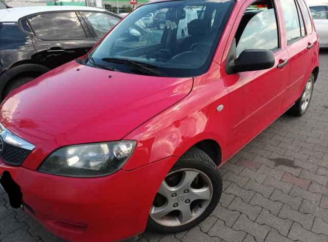 Mazda 2 2003