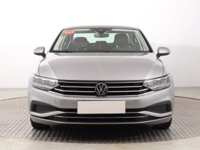 Volkswagen Passat - 2021