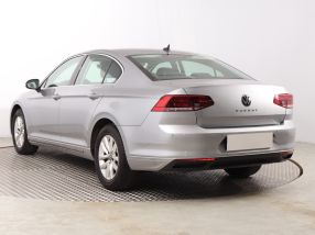 Volkswagen Passat - 2021