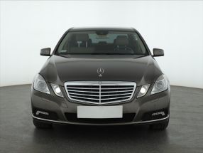 Mercedes-Benz E - 2009