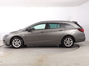 Opel Astra - 2021
