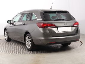 Opel Astra - 2021