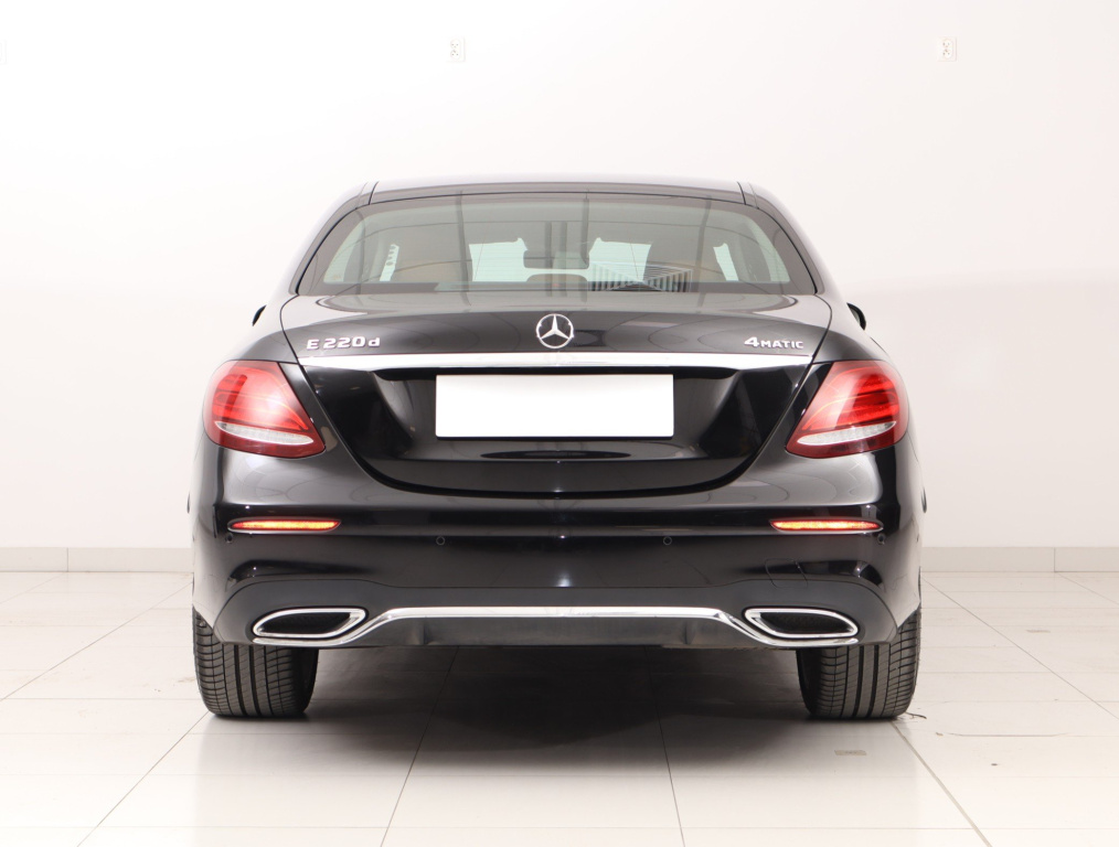 Mercedes-Benz E