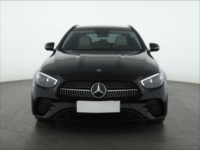 Mercedes-Benz E - 2020
