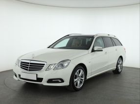 Mercedes-Benz E - 2010